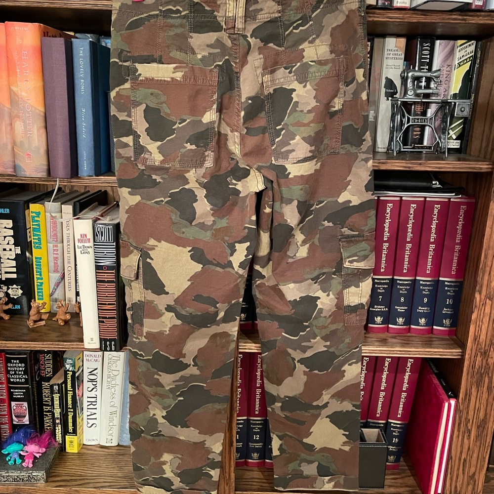 Anthropologie Camouflage Cargo Pants - Picture 5 of 7